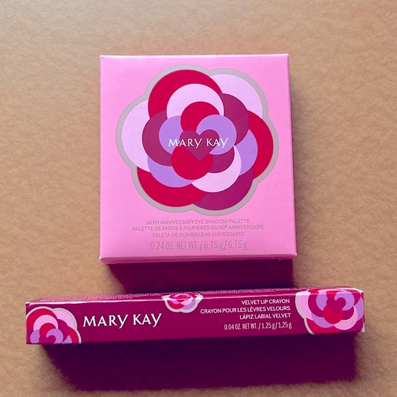 Mary Kay 60th Anniversary Eye Shadow Palette & Lip Crayon - Limited Edition - Picture 1 of 6